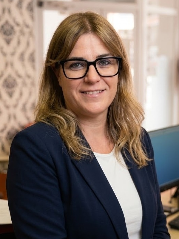 Ingrid Espona — Administradora de Fincas en Sada Gestions